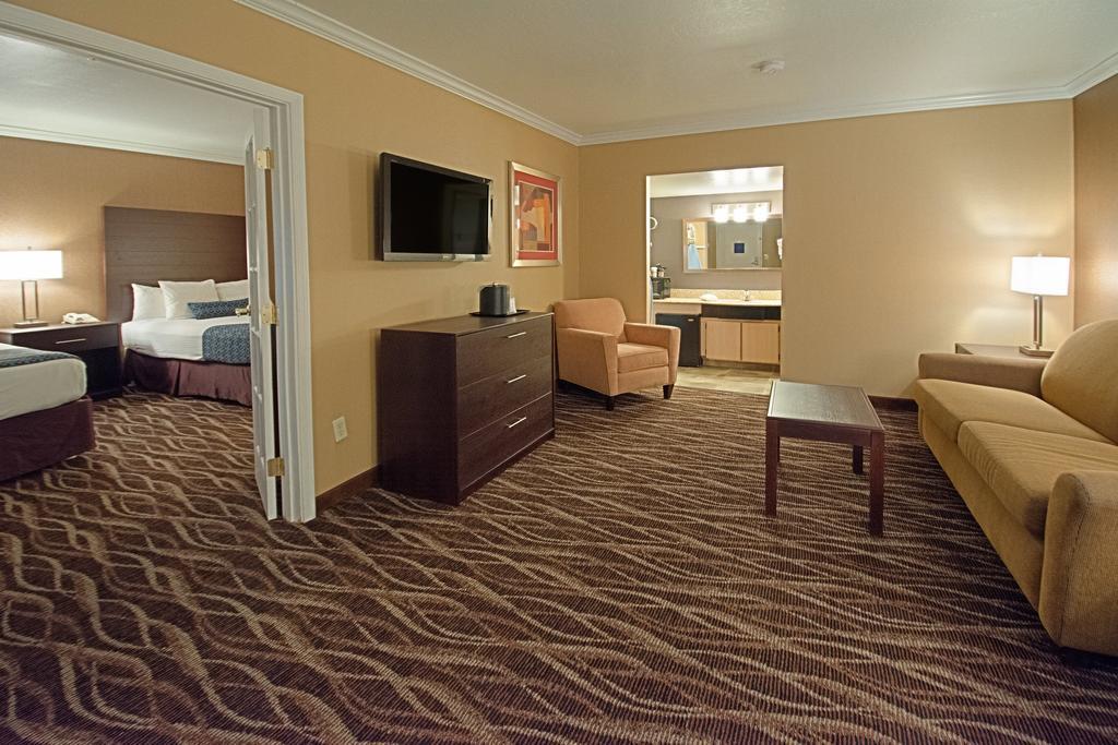 Hotel Tempe/Phoenix Airport Innsuites Hotel & Suites Bagian luar foto