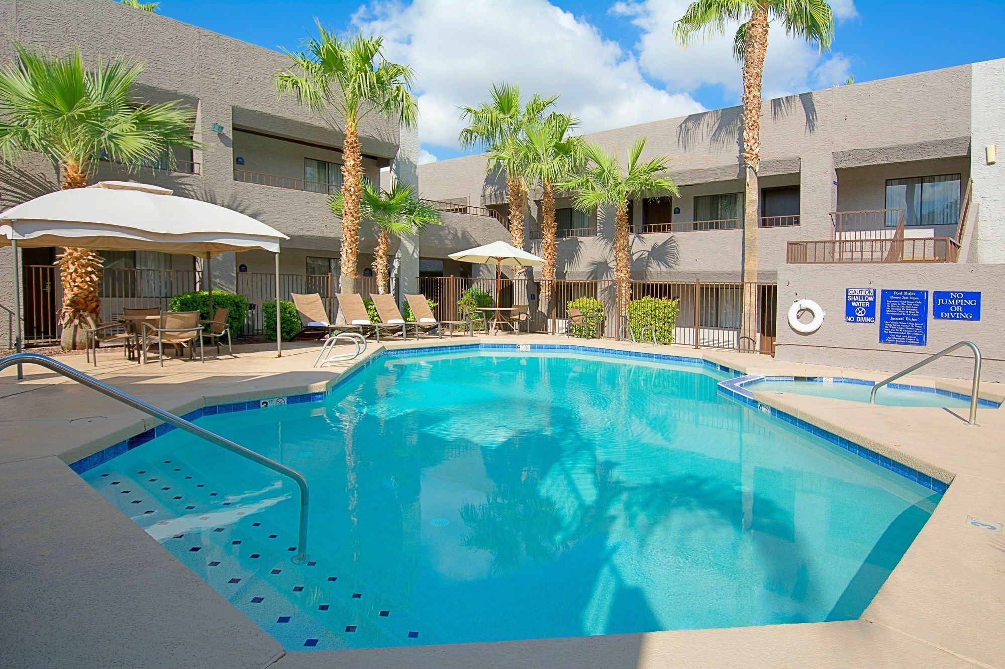 Hotel Tempe/Phoenix Airport Innsuites Hotel & Suites Bagian luar foto