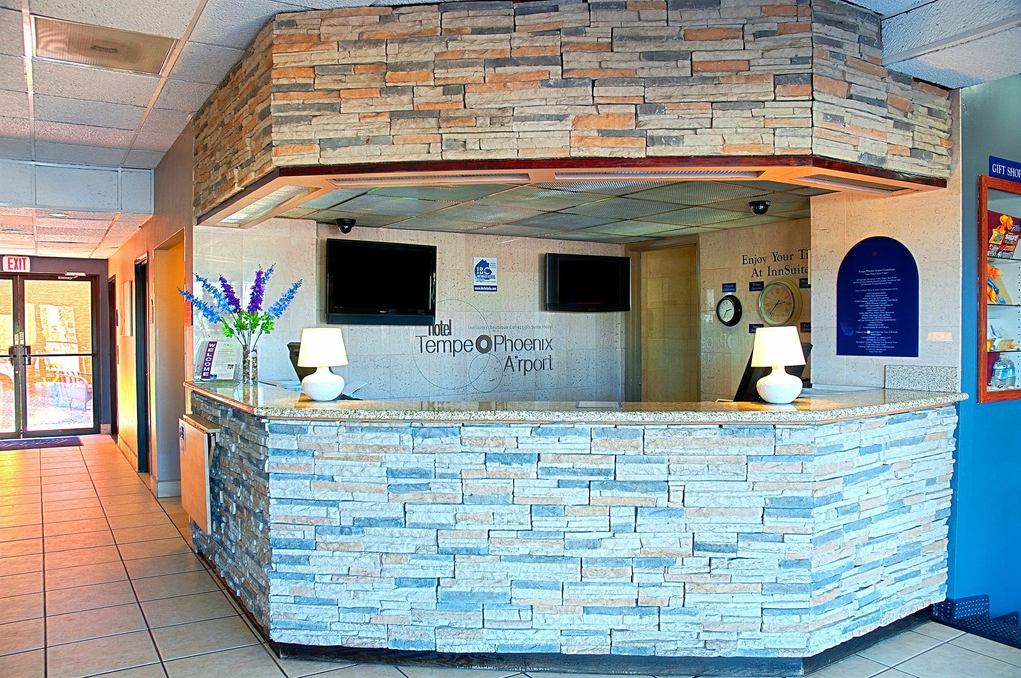Hotel Tempe/Phoenix Airport Innsuites Hotel & Suites Bagian luar foto
