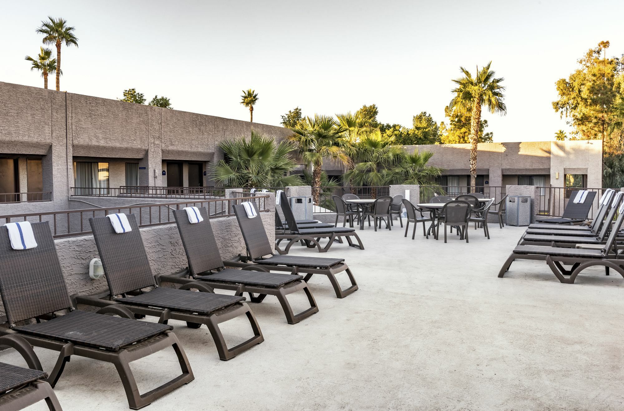 Hotel Tempe/Phoenix Airport Innsuites Hotel & Suites Bagian luar foto
